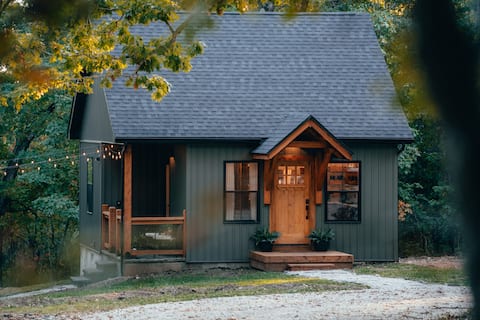 Secluded Cozy Cabin in the Woods