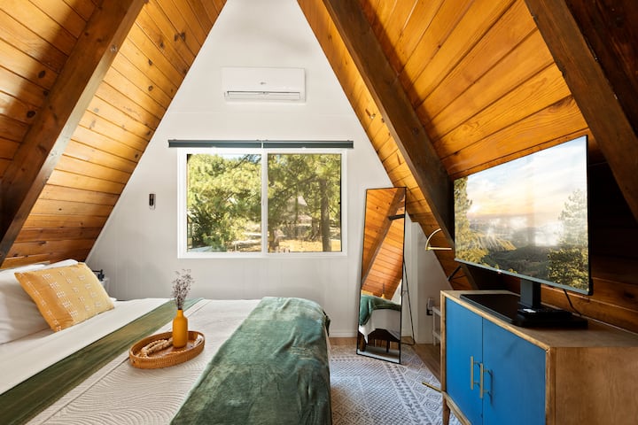 King size bed in upstairs loft