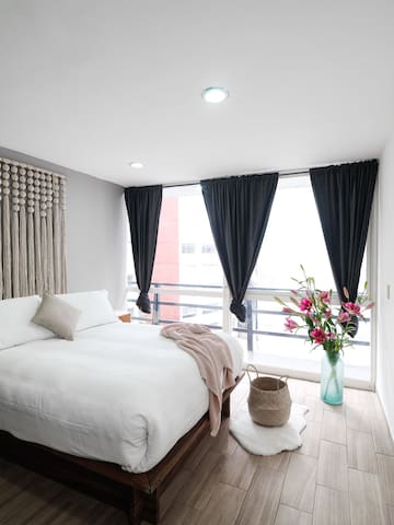 Amsterdam live gallery image 4