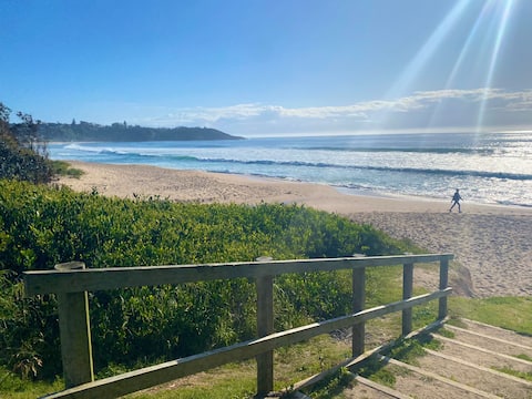Top Airbnb: Stunning One bedroom apartment Walk to Beach in Mollymook