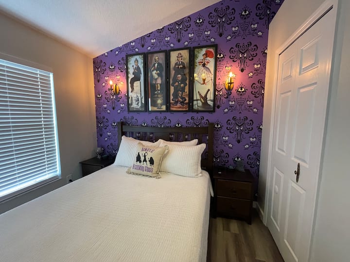Haunted Mansion Room near Disney with a Pool - Houses for Rent in ...