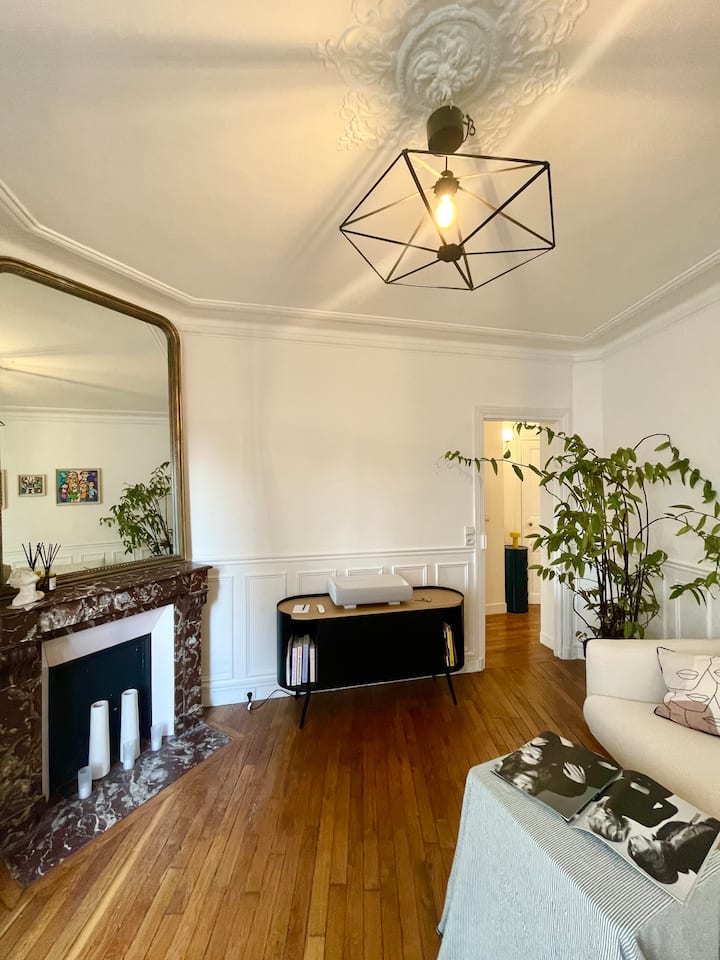 The Designer Paris Montmartre Apartments for Rent in Paris, Îlede