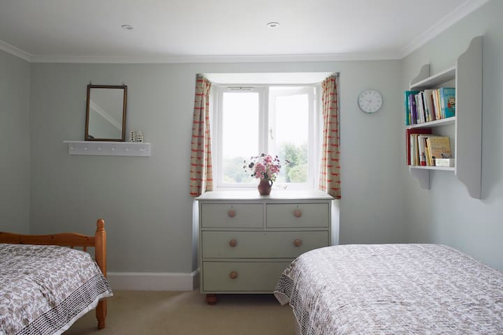 غرفة نوم مزدوجة في الطابق الأول