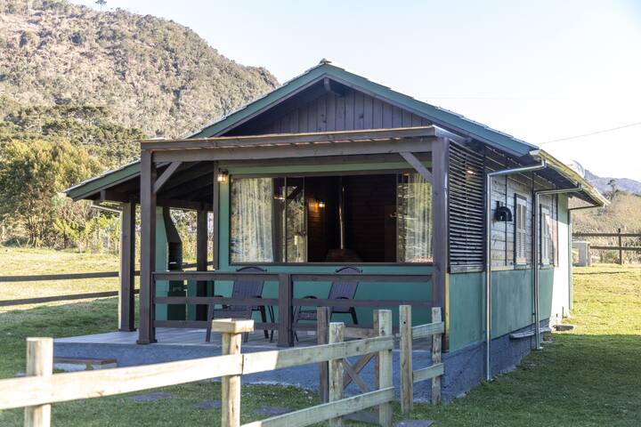 Casa única / Casa exclusiva 1 quarto, com lareira