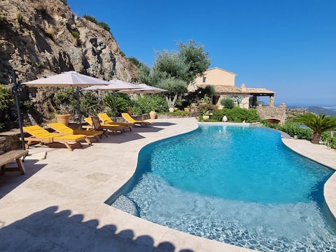 Villa with pool and views over Saint Tropez gulf