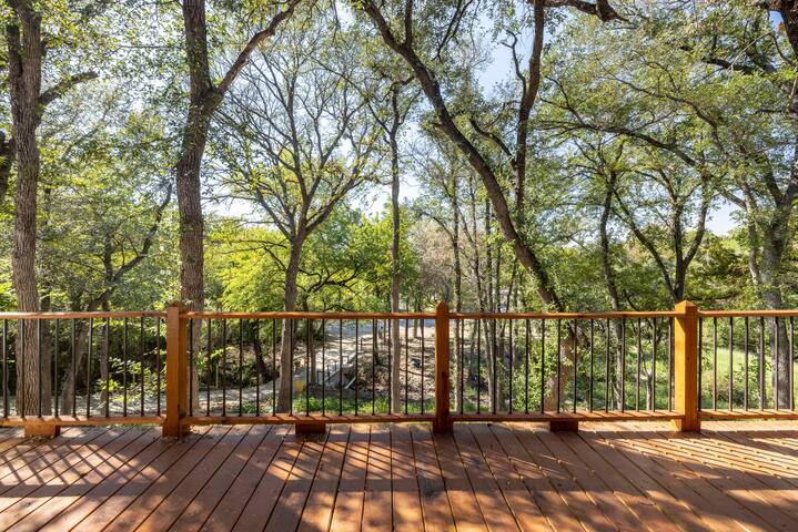 Oakhurst Hillside Scenery 5 Mins from Downtown FW!