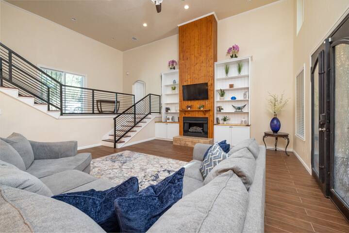 Oakhurst Hillside Scenery 5 Mins from Downtown FW! gallery image 3