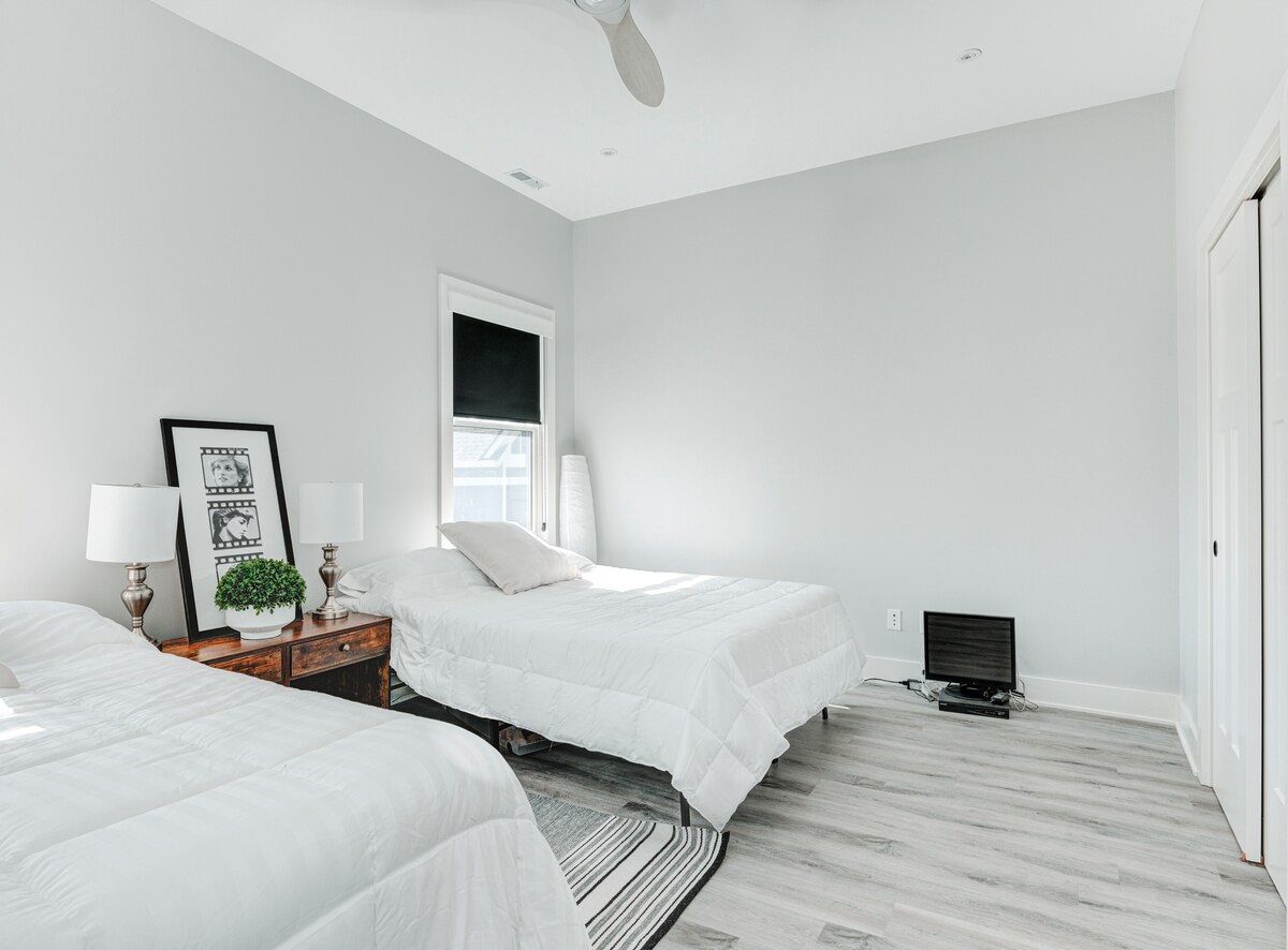 ห้องนอนที่สองชั้นบน