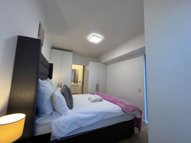 Woodys N Brooks Luxurious Apartments 7 gallery image 4