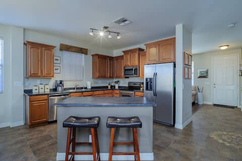 Charming 3200+ sqft 4 bedroom that sleeps 10