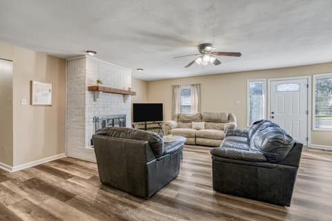 3BR Beautiful & Spacious Home