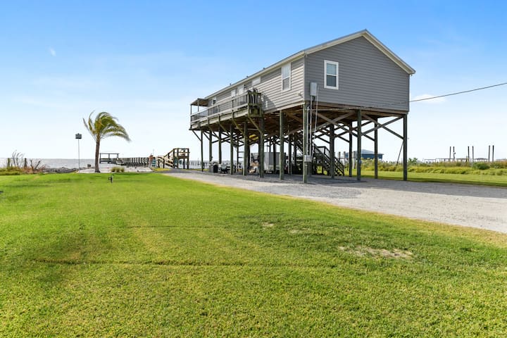 Pelican Pier Beach House on Lake Catherine gallery image 2