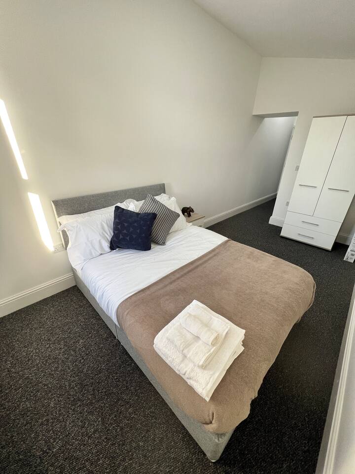 Ensuite room in guest house Guesthouses for Rent in Balsall Heath