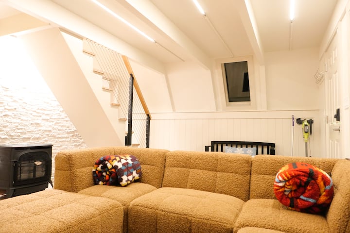 Iconic, Luxury 60s A-frame, Franconia Getaway! - Franconia, NH