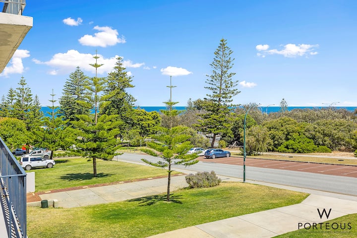 Cottesloe Beach Apartment - Perfectly Located