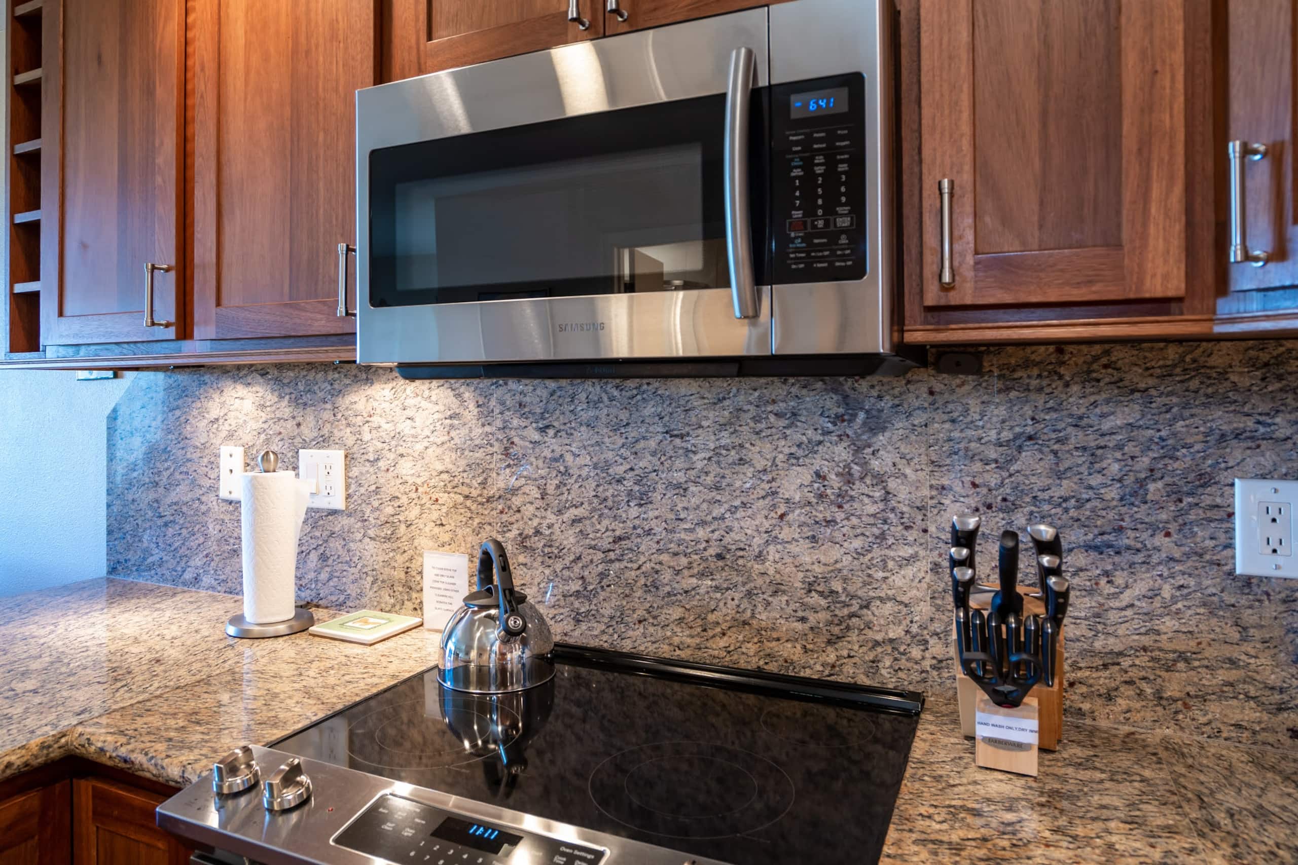 Condo in Kihei · ★4.97 · 1 bedroom · 2 beds · 2 baths - Image 15