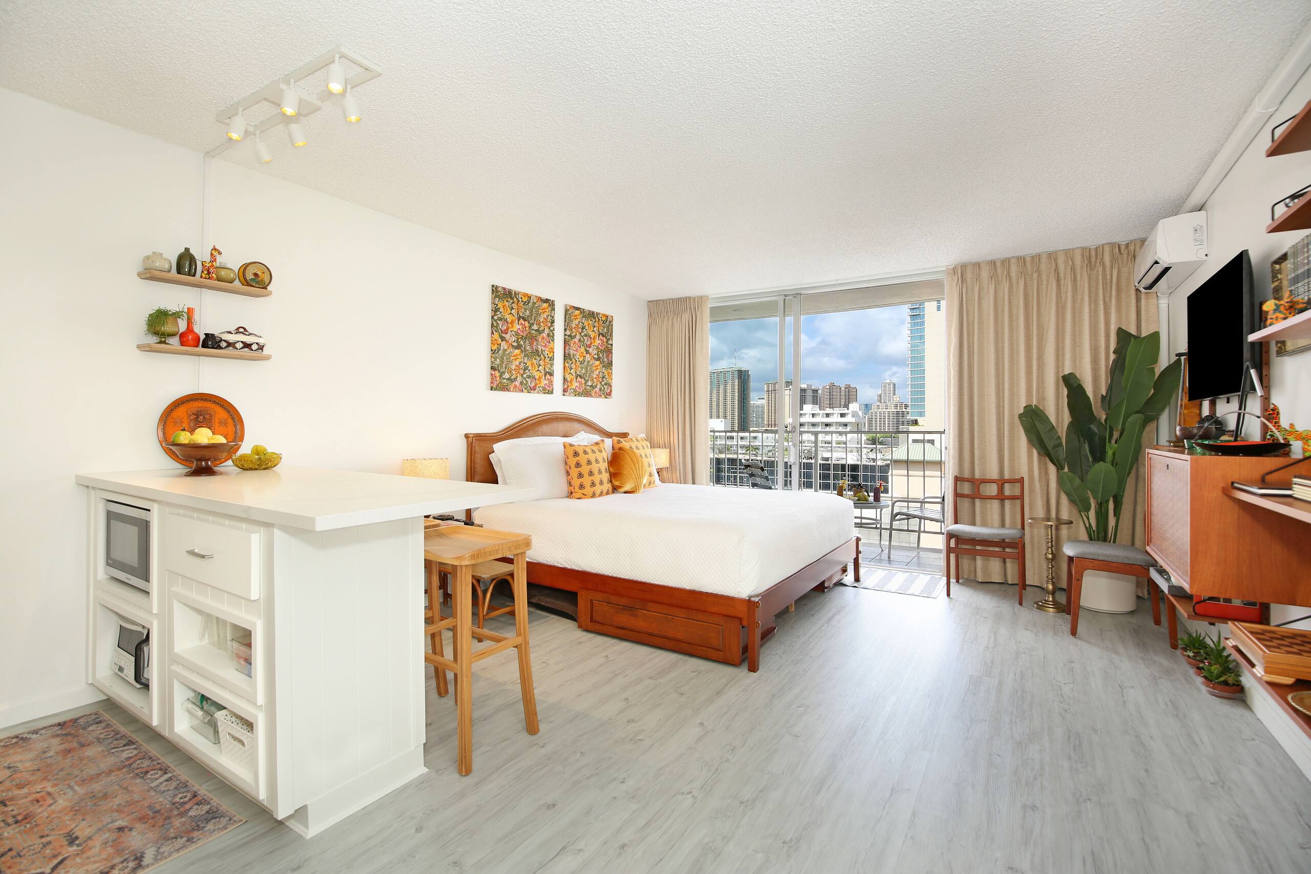 Condo in Honolulu · ★4.78 · Studio · 1 bed · 1 bath - Image 8