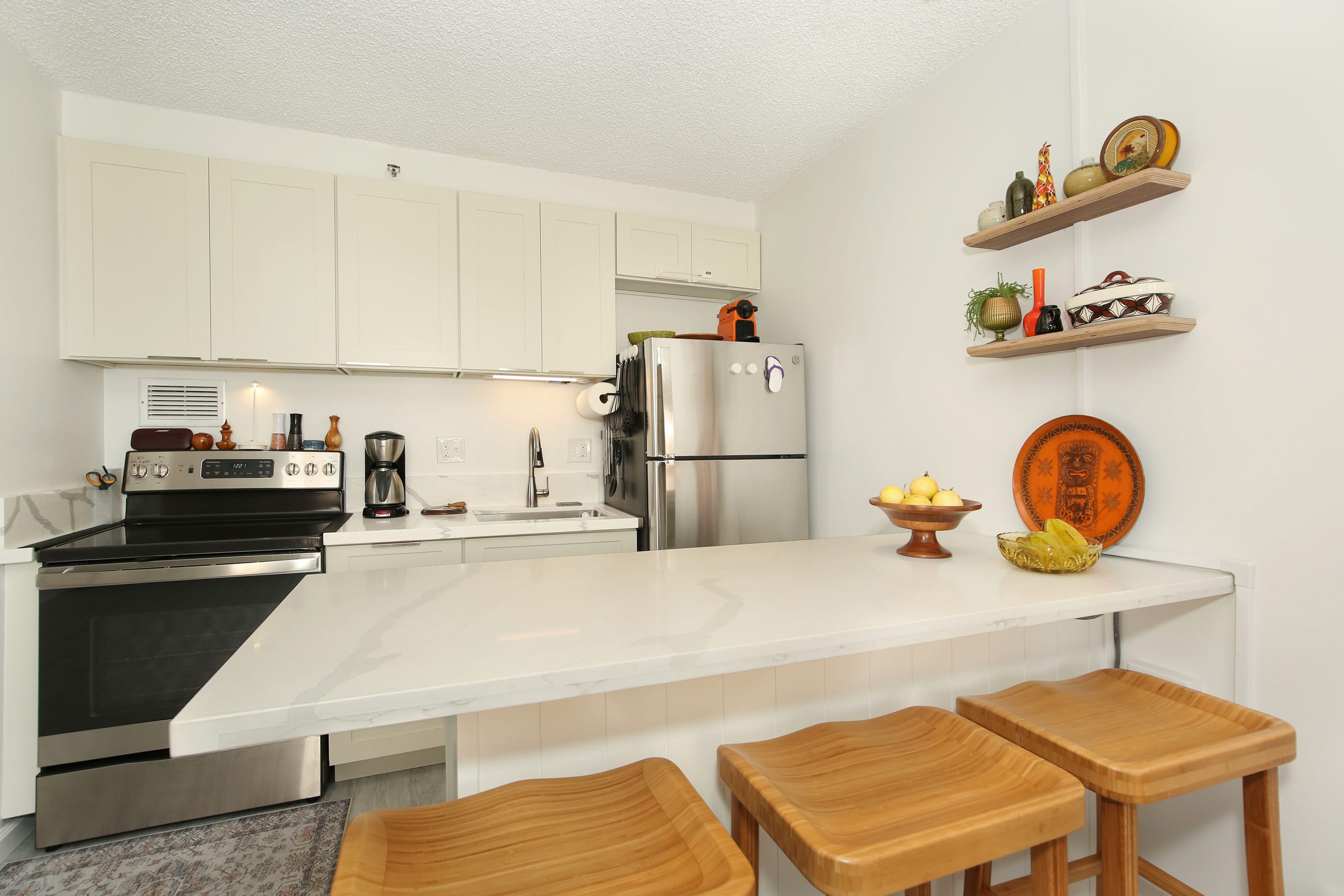 Condo in Honolulu · ★4.78 · Studio · 1 bed · 1 bath - Image 16
