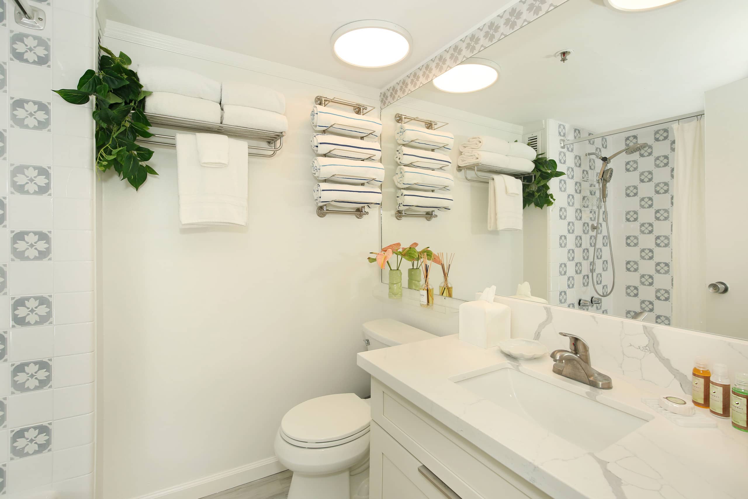 Condo in Honolulu · ★4.78 · Studio · 1 bed · 1 bath - Image 17