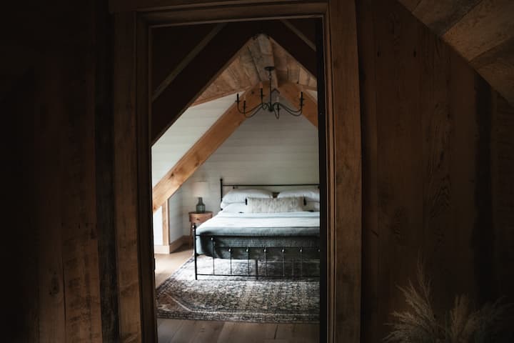 Lit King Size à l'étage (chambre 2) 