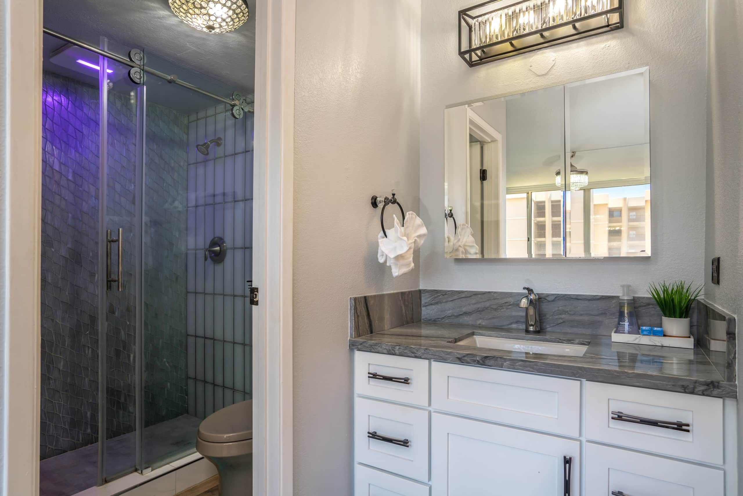 Condo in Lahaina · ★4.9 · 2 bedrooms · 4 beds · 2 private baths - Image 14