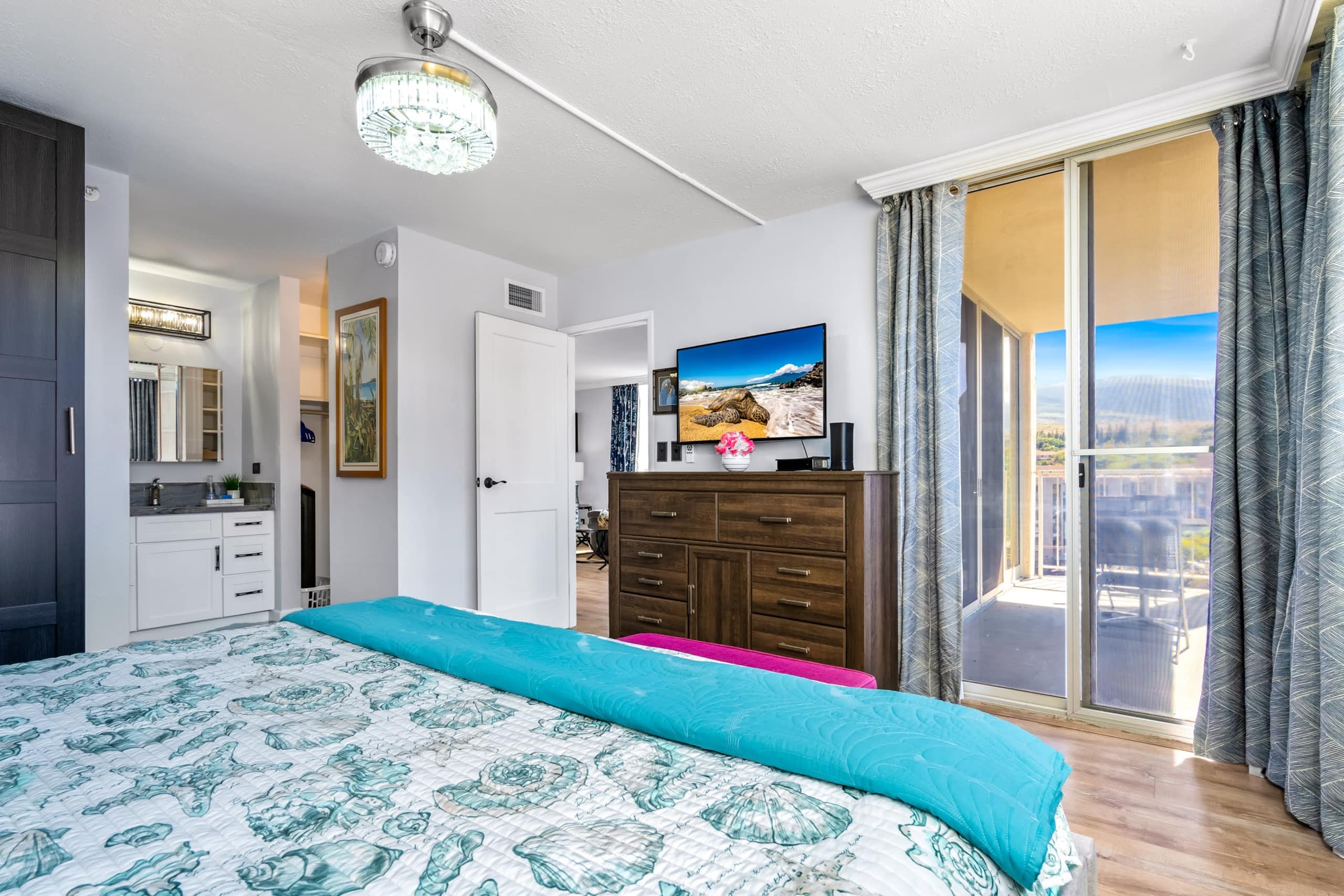 Condo in Lahaina · ★4.9 · 2 bedrooms · 4 beds · 2 private baths - Image 11