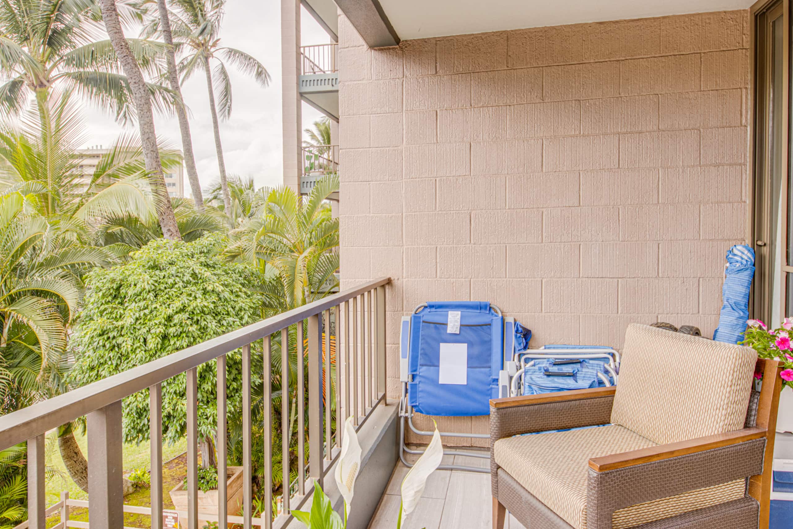 Condo in Lahaina · ★4.85 · 2 bedrooms · 3 beds · 2 private baths - Image 37