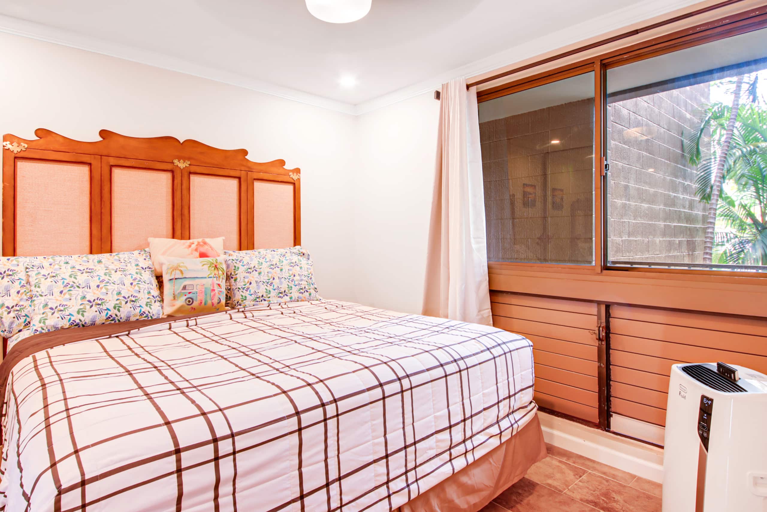 Condo in Lahaina · ★4.85 · 2 bedrooms · 3 beds · 2 private baths - Image 21
