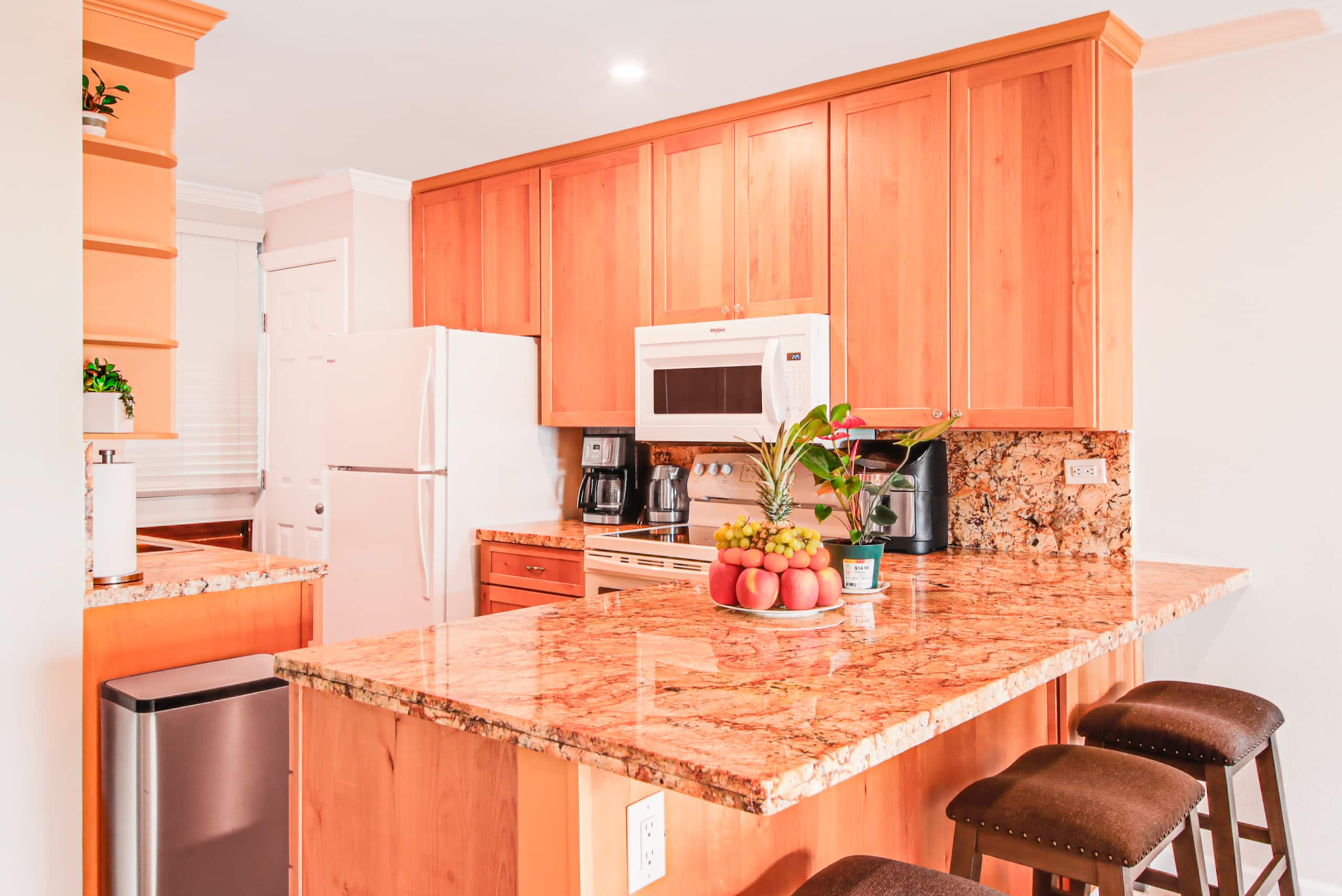 Condo in Lahaina · ★4.85 · 2 bedrooms · 3 beds · 2 private baths - Image 8