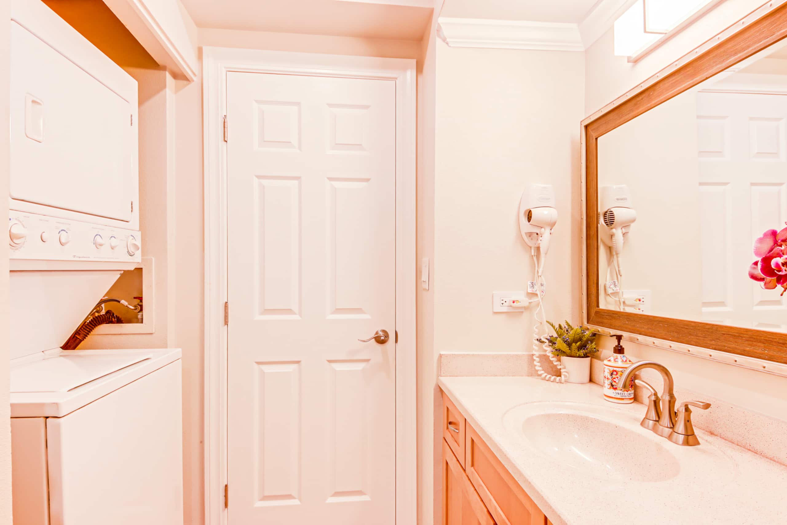 Condo in Lahaina · ★4.85 · 2 bedrooms · 3 beds · 2 private baths - Image 28
