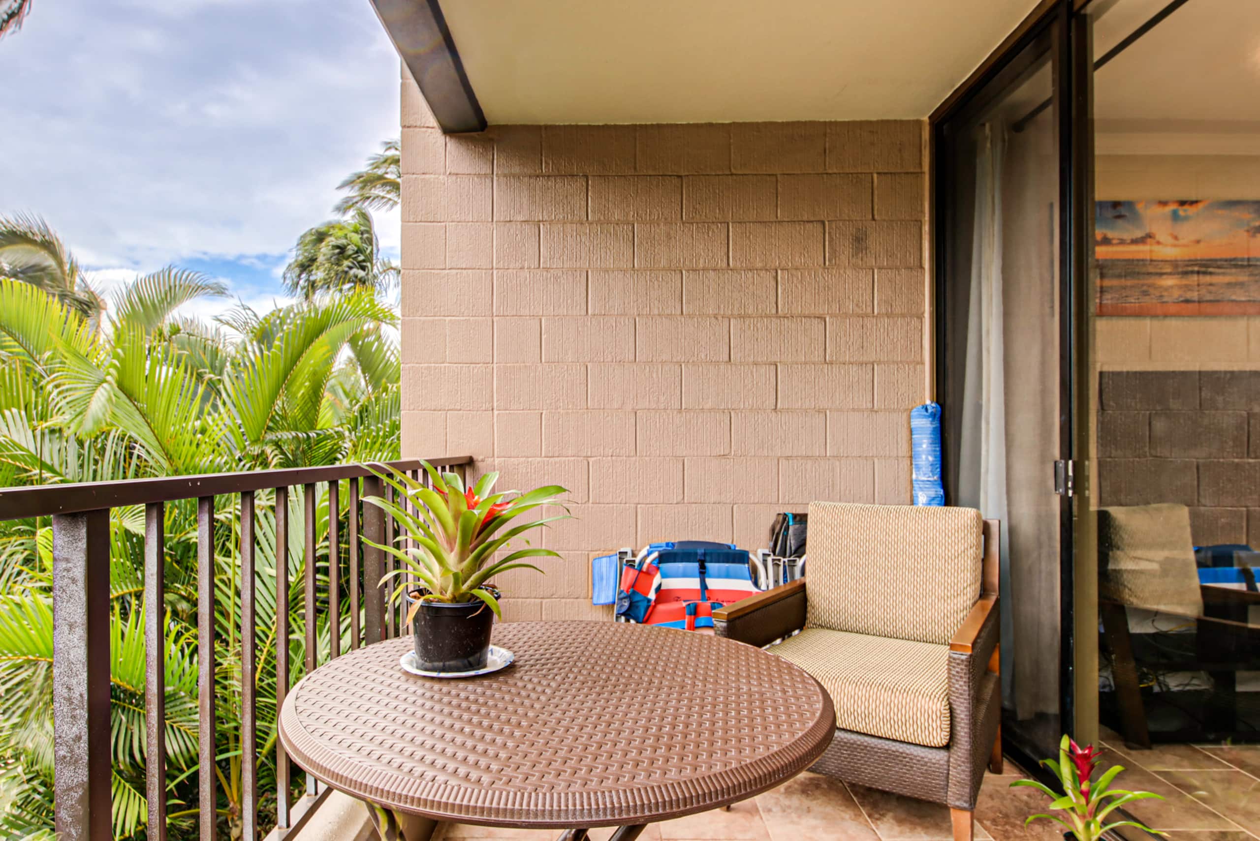 Condo in Lahaina · ★4.85 · 2 bedrooms · 3 beds · 2 private baths - Image 41