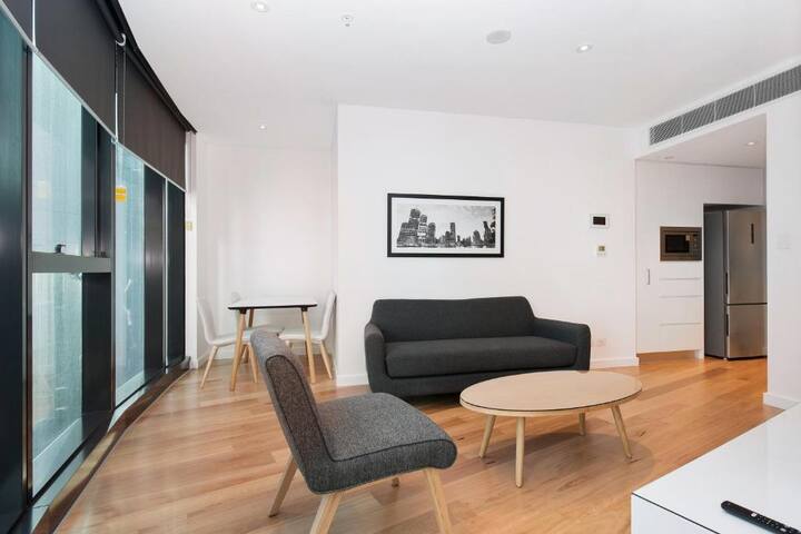 Comfort & Classic 2BR space @Brisbane CBD gallery image 4