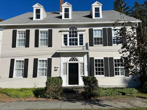 Historic home in downtown Homer