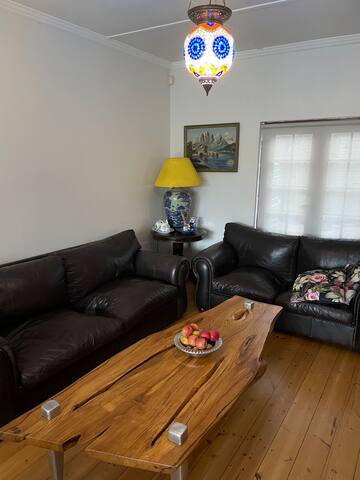 Beautiful 3-bedroom home with amazing pool gallery image 5