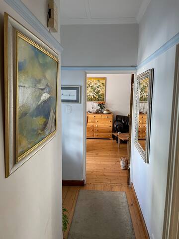 Beautiful 3-bedroom home with amazing pool gallery image 4