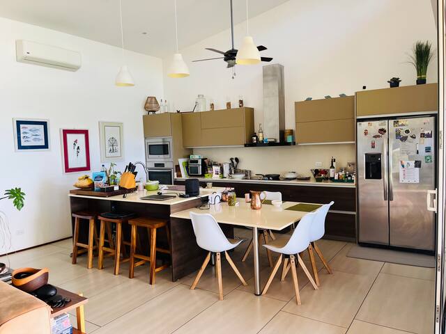 Oceanview villa in surf town