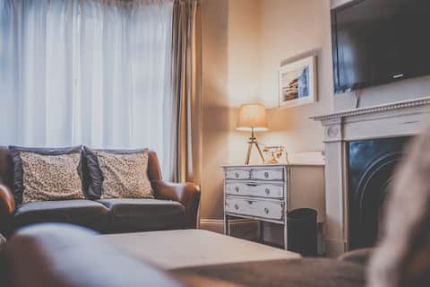 Lovely 6-bedroom home