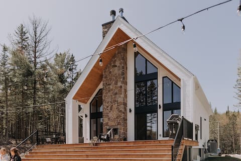 Le Chardonnay | Spa Near the Lake | Sleeps 10