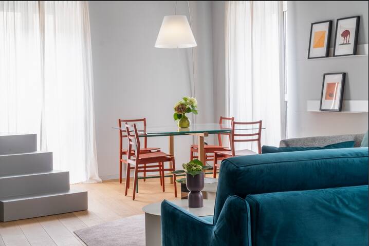 New Design Apartment on two levels – 6 guests gallery image 2