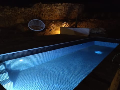 Cycladic house, pool, 12 min walk to the beach