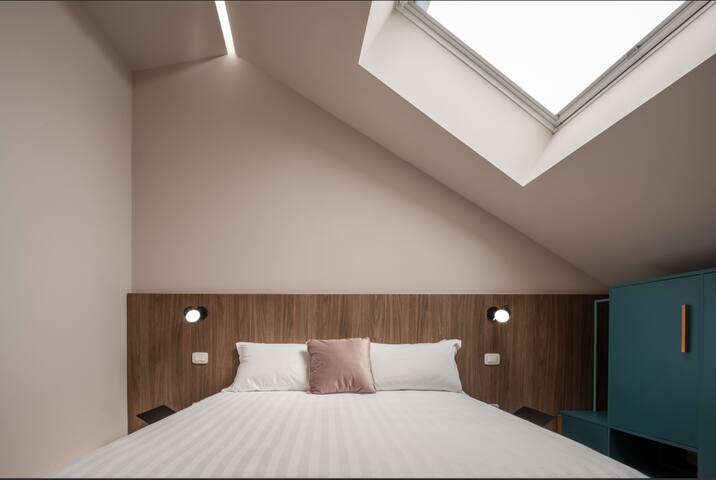 Modern Apartment on two levels – 6 guests gallery image 3