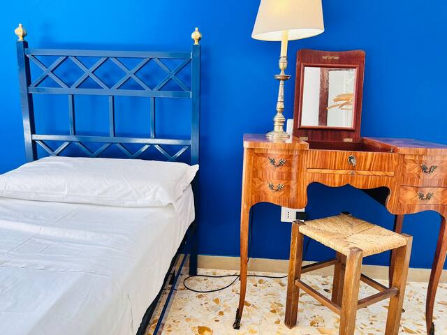 Rome high floor for 8 people gallery image 5