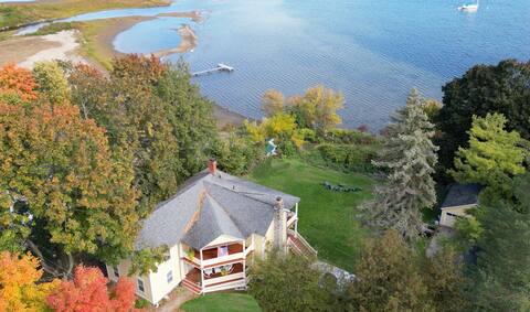 Stately Lakefront Home - Gateway to the Adks