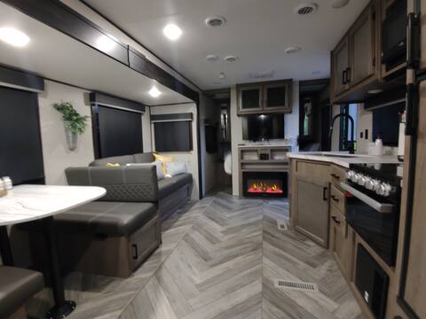 Glamping by Smoky Mountains!