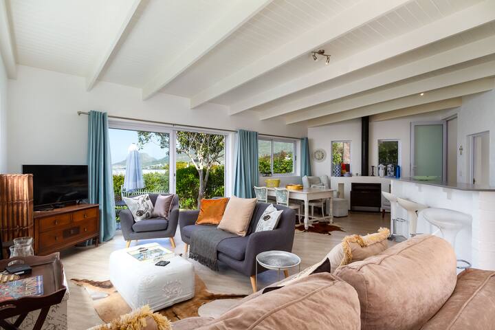 3 bedroom Cottage – with mountain views gallery image 5