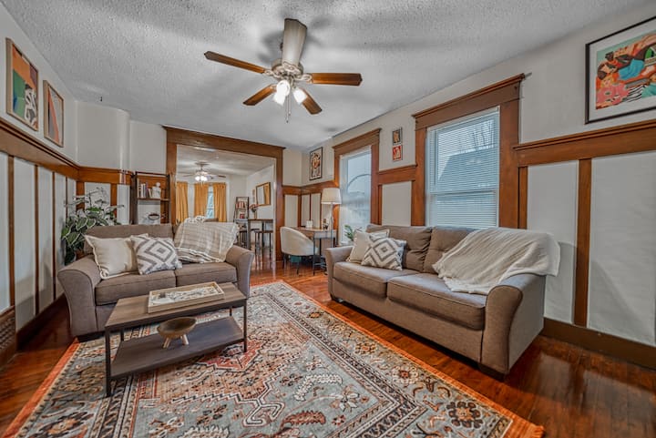 Cozy Retreat Near Elmwood Village