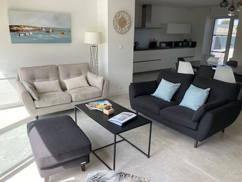 Propriété Airbnb réussie: Nice house with a hot tub. à Roscoff
