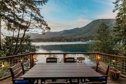 Large Cabin Overlooking Lake-4 BED-Port Angeles