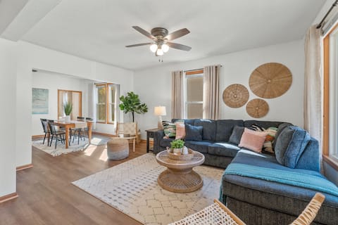 Main St. McGregor! Beautifully updated sleeps 10