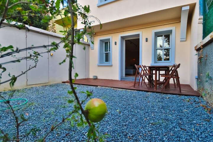 Artistically Renovated Triplex Villa 400m2 Ortaköy gallery image 3